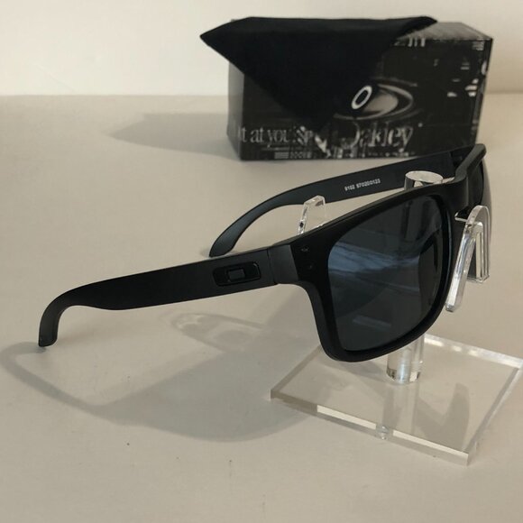 OAKLEY HOLBROOK Black Matte Frame 9102 Black Lenses - Picture 7 of 9
